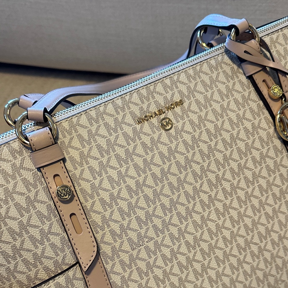 Michael Kors Logo Tote - Picture 2 of 5